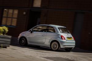 Fiat 500 Hybrid Launch Edition 2020 года  (UK)